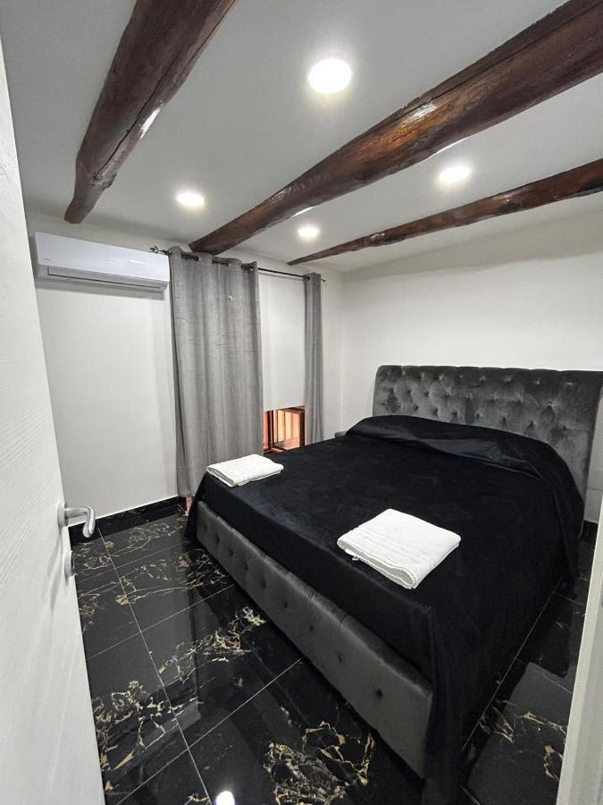 נאפולי Giovanni Luxury Suites מראה חיצוני תמונה