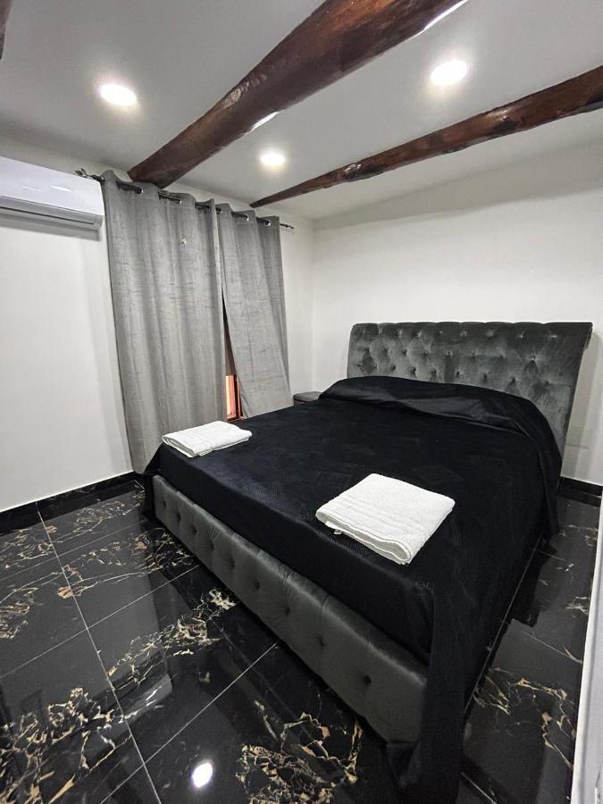נאפולי Giovanni Luxury Suites מראה חיצוני תמונה