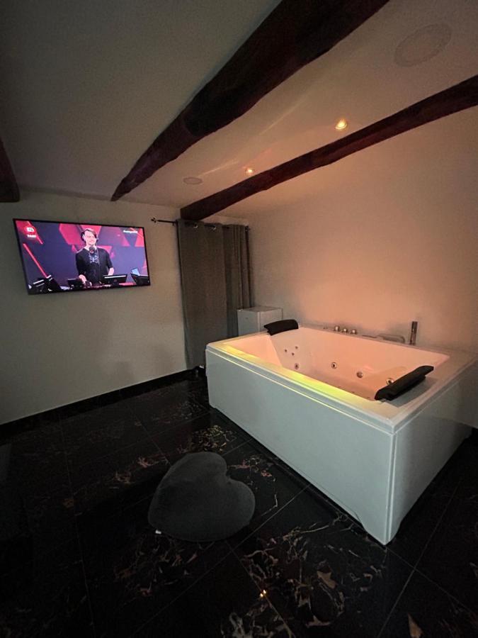 נאפולי Giovanni Luxury Suites מראה חיצוני תמונה