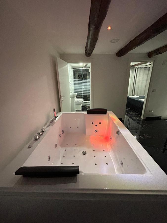 נאפולי Giovanni Luxury Suites מראה חיצוני תמונה