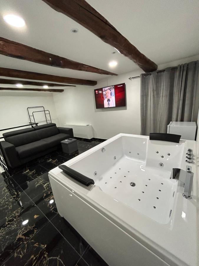 נאפולי Giovanni Luxury Suites מראה חיצוני תמונה