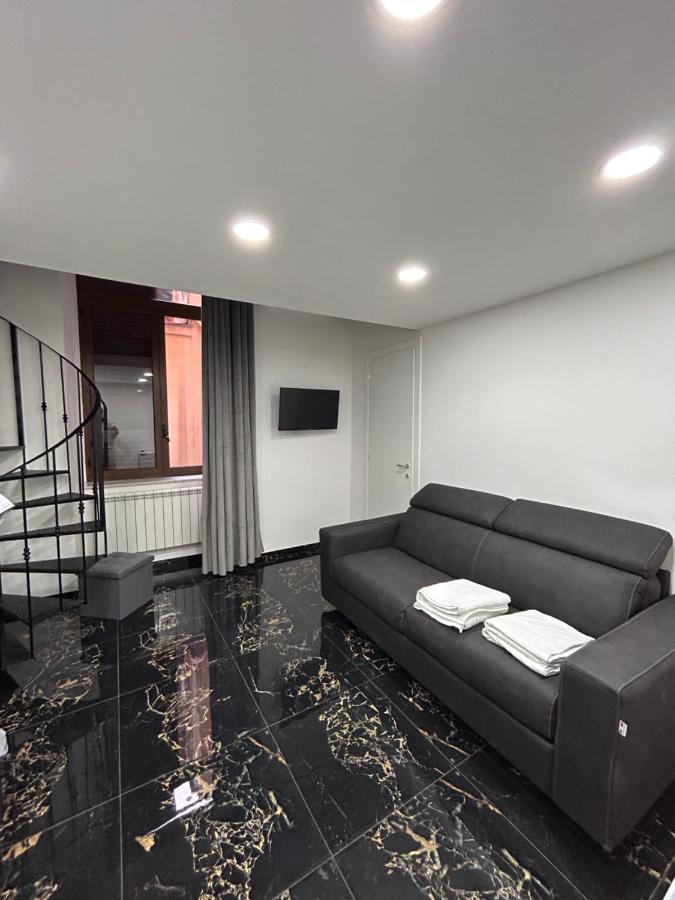 נאפולי Giovanni Luxury Suites מראה חיצוני תמונה