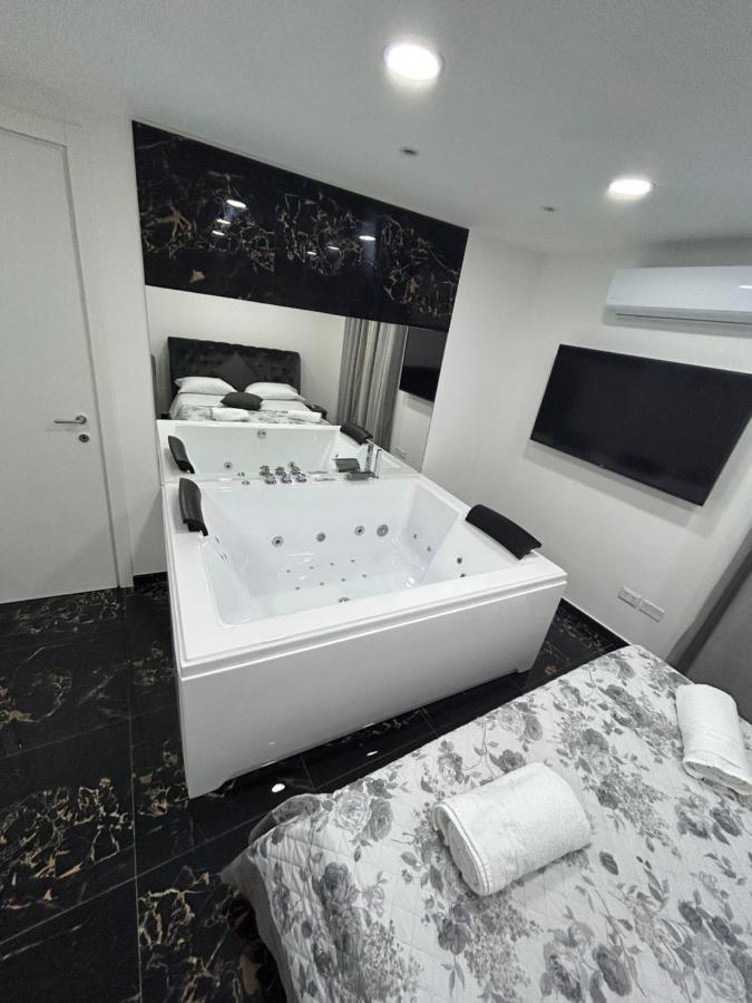 נאפולי Giovanni Luxury Suites מראה חיצוני תמונה