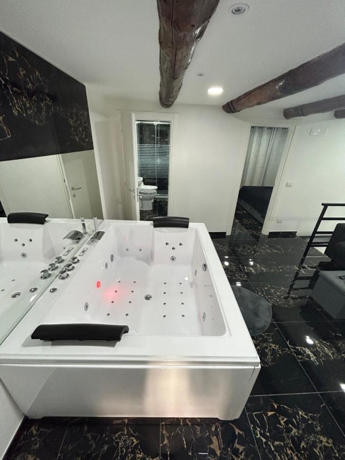 נאפולי Giovanni Luxury Suites מראה חיצוני תמונה