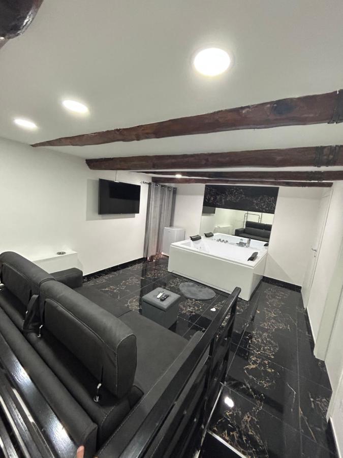 נאפולי Giovanni Luxury Suites מראה חיצוני תמונה