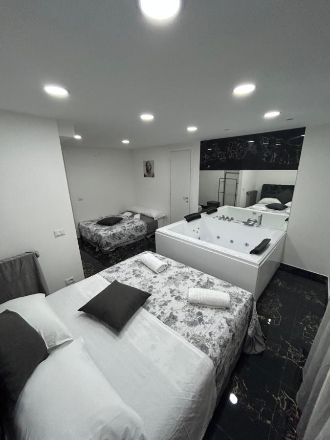 נאפולי Giovanni Luxury Suites מראה חיצוני תמונה