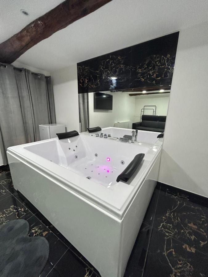 נאפולי Giovanni Luxury Suites מראה חיצוני תמונה