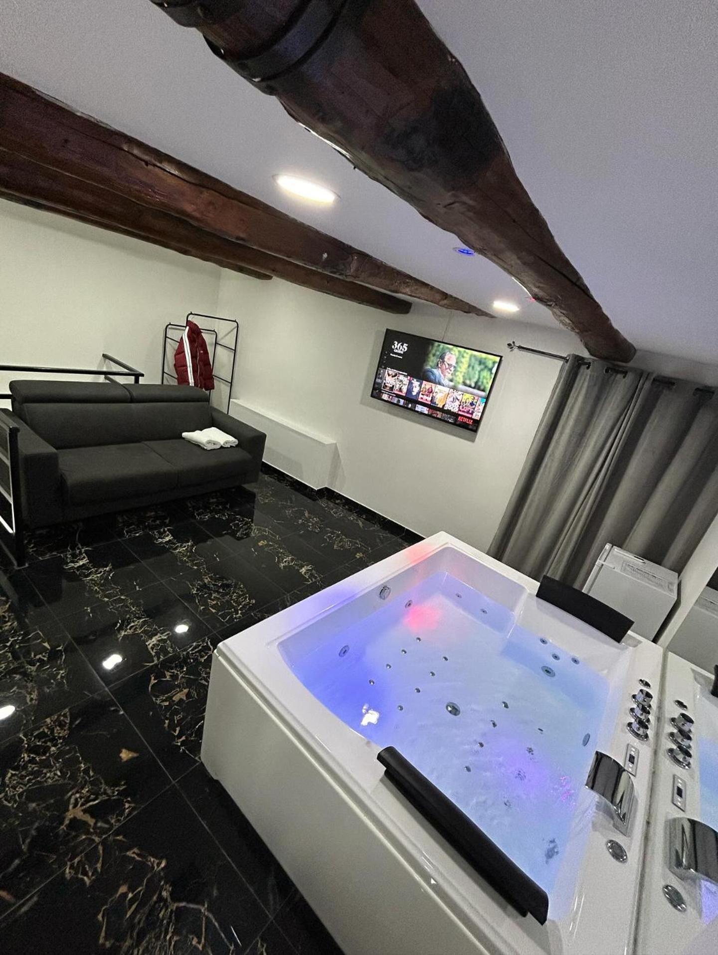 נאפולי Giovanni Luxury Suites מראה חיצוני תמונה