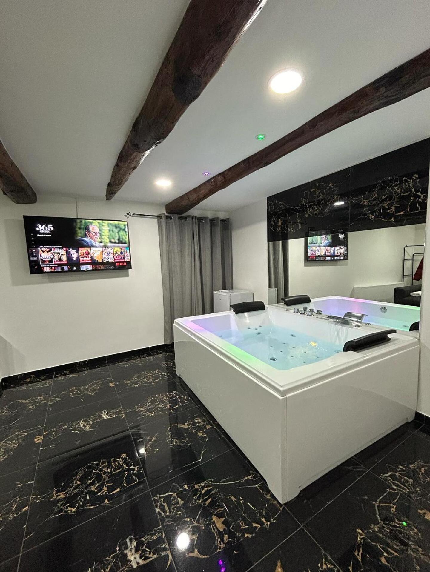 נאפולי Giovanni Luxury Suites מראה חיצוני תמונה