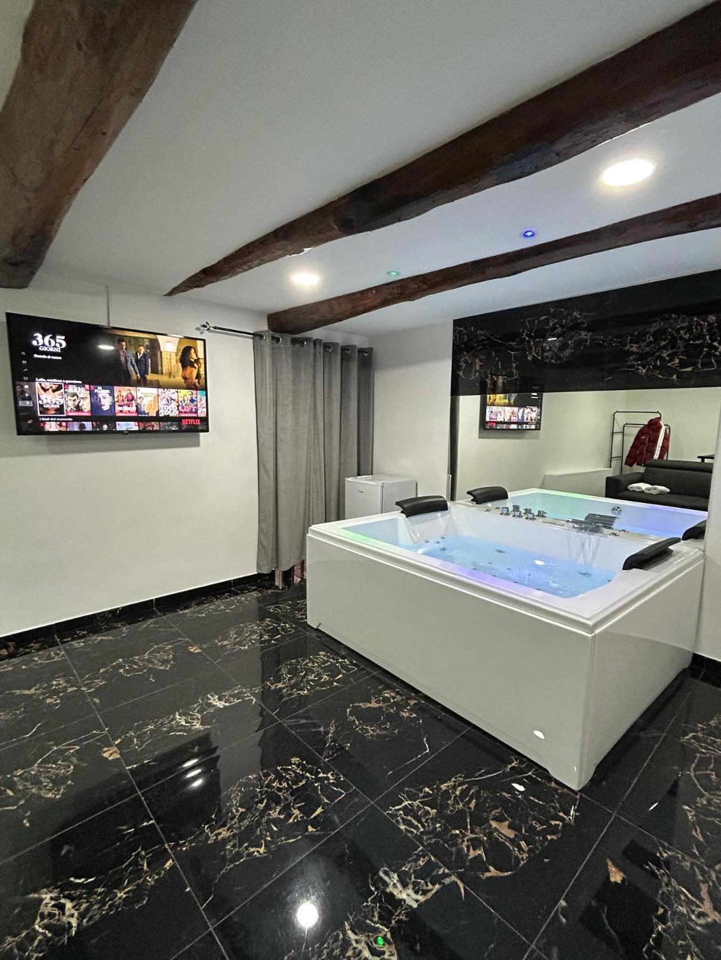נאפולי Giovanni Luxury Suites מראה חיצוני תמונה