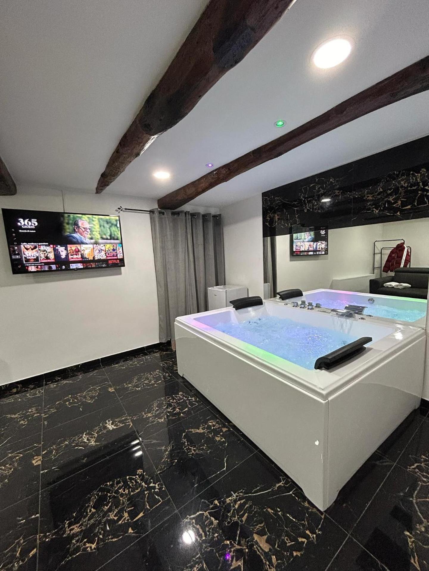 נאפולי Giovanni Luxury Suites מראה חיצוני תמונה